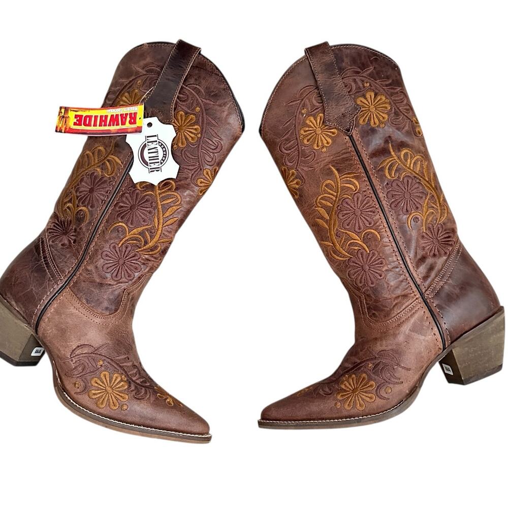 Rawhide Western Wear Floral Embroidered Cowboy Boots NWT Size 6.5 Boho Coastal